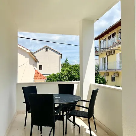 Jurkas Apartment Trogir Exterior photo