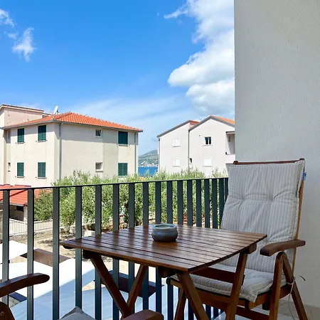 Jurkas Apartment Trogir Exterior photo