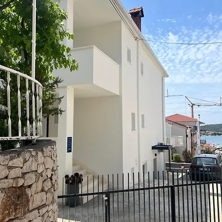 Jurkas Apartment Trogir Exterior photo